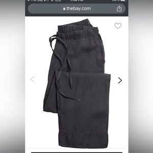 Men’s linen lounge pants.